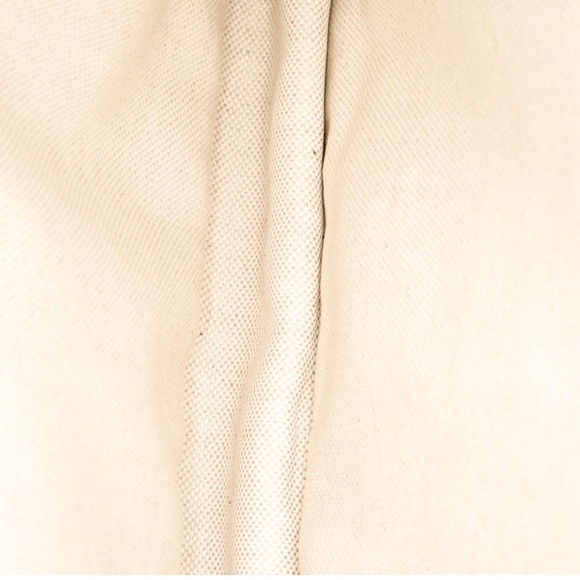 Gucci Cream Shoulder Bag with Gold Accents - Picture 4 of 5